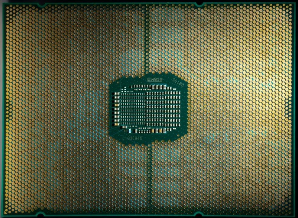 Podobno procesory do komputerów stacjonarnych Intel Sapphire Rapids HEDT i Raptor Lake zostaną wprowadzone na rynek w trzecim kwartale 2022 r.