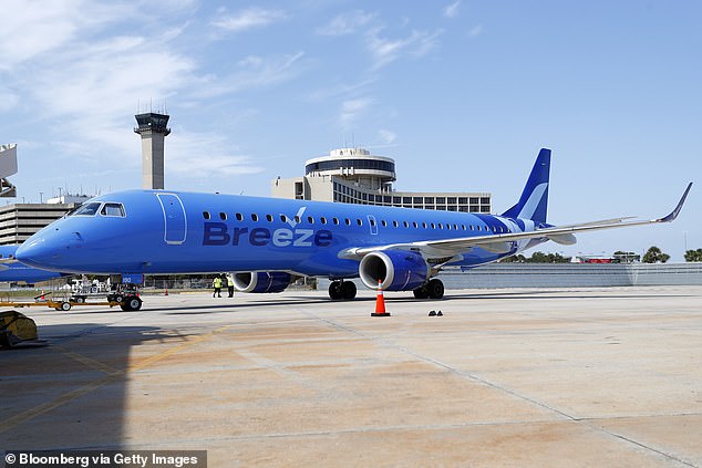 Breeze Airways, tania linia lotnicza, planuje zatrudnić niektórych pilotów z Australii