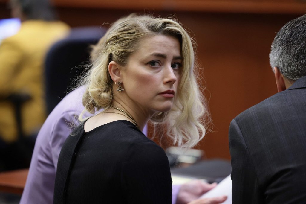 Amber Heard przed wydaniem wyroku w dniu 1 czerwca.