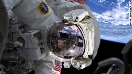 unikaj & # 39;  zakrzywienie czasu & # 39;  Życie w kosmosie może pomóc astronautom rozwijać się na Marsie