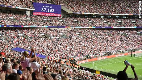 To była rekordowa frekwencja w niedzielnym finale Mistrzostw Europy - mężczyzn i kobiet - na Wembley.
