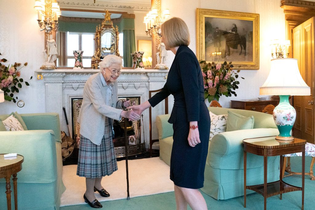 Brytyjska królowa Elżbieta II, nowa przywódczyni Partii Konserwatywnej i brytyjska premier-elekt Liz Truss
